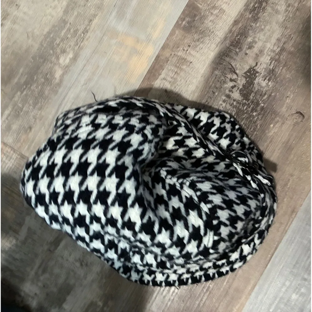 Manhattan Hat Company Womens Houndstooth Bucket Hat Black White Buckle Accent